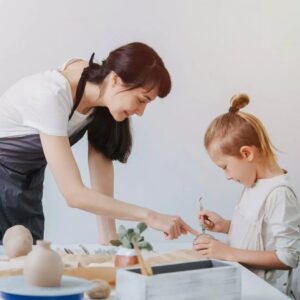 Expert art teachers at Hodis Learning & Music offer art lessons in fine arts mediums as well as writing for the arts and art portfolio building.